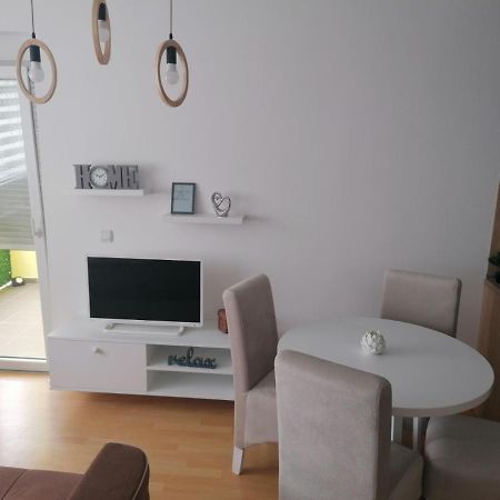 Emili Apartman 雅戈丁那 外观 照片