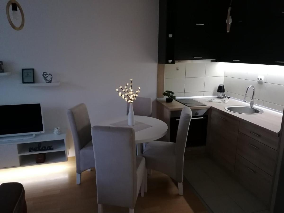 Emili Apartman 雅戈丁那 外观 照片
