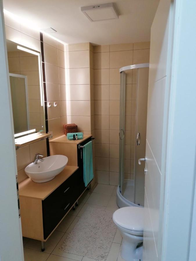 Emili Apartman 雅戈丁那 外观 照片