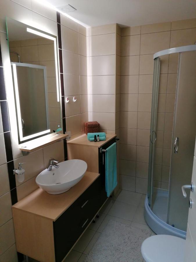 Emili Apartman 雅戈丁那 外观 照片