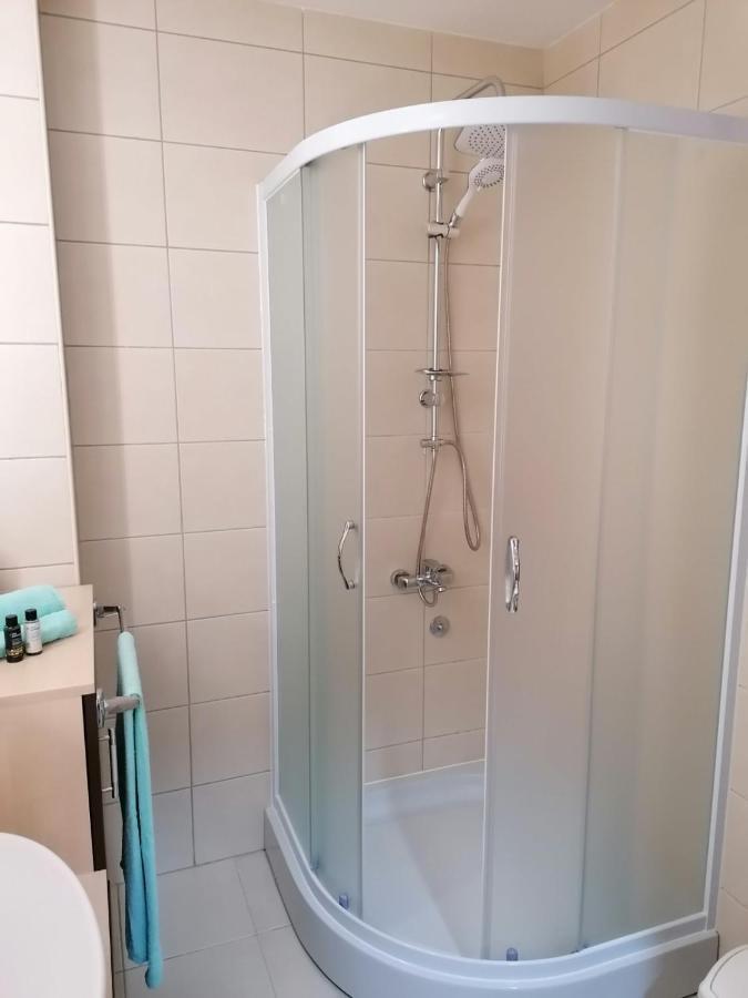 Emili Apartman 雅戈丁那 外观 照片