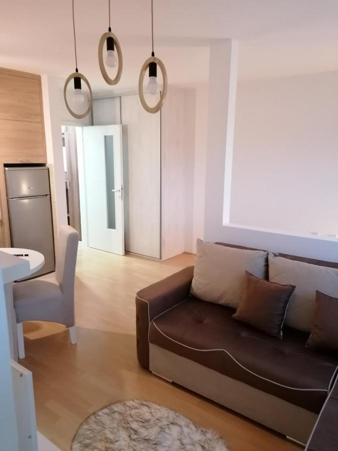 Emili Apartman 雅戈丁那 外观 照片