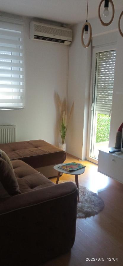 Emili Apartman 雅戈丁那 外观 照片